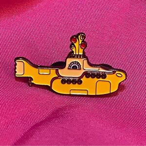 Yellow Submarine Pin New Beatles Round